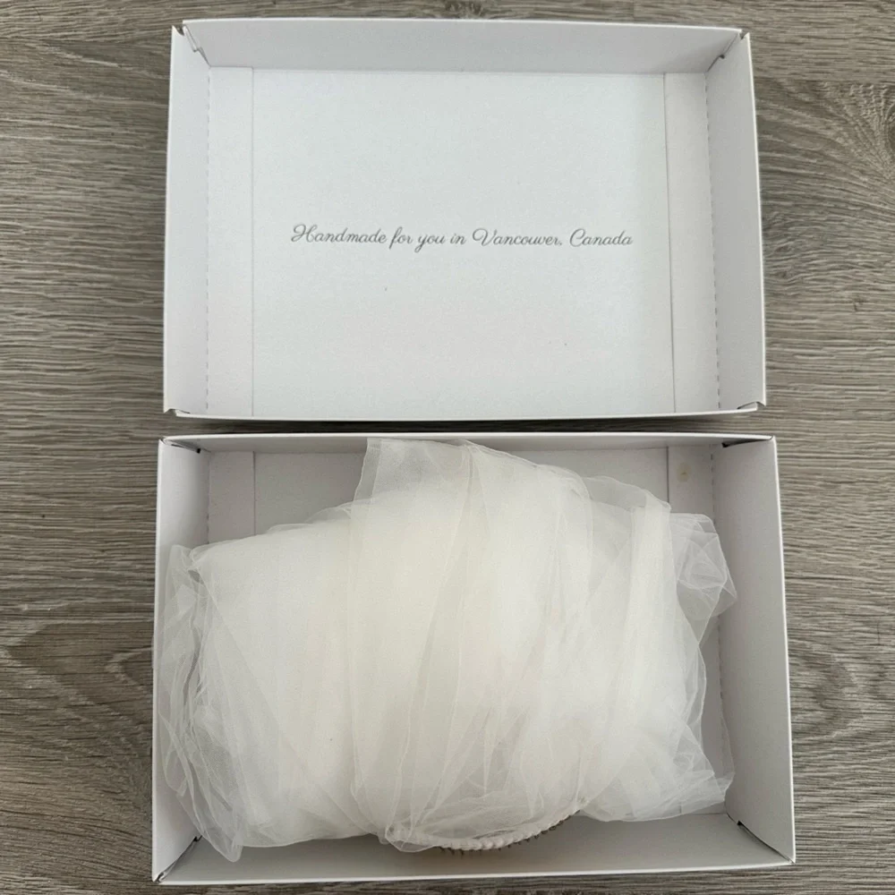 Davie & Chiyo Rue Veil - Picture 4 of 5